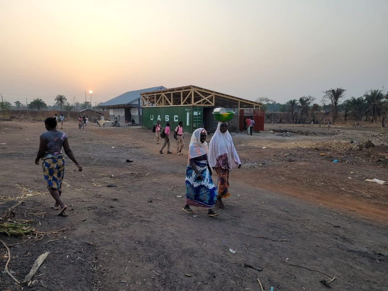 Togo Menschen unterwegs 194.jpg